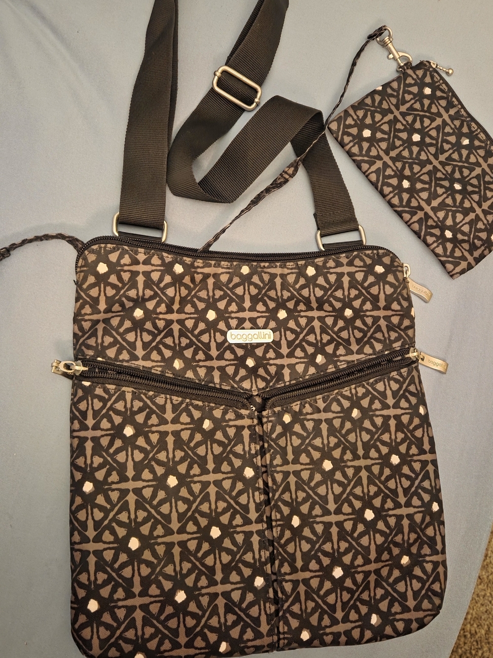 Baggallini Black & Gray Patterned Crossbody Bag